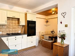 Kitchen- click for photo gallery